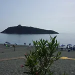 Villaggio Turistico Camping Mare Blu 4*