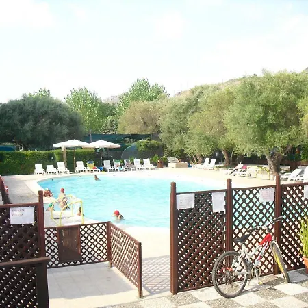 Villaggio Turistico Camping Mare Blu Apartmanhotel 4*