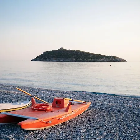 Villaggio Turistico Camping Mare Blu 4*