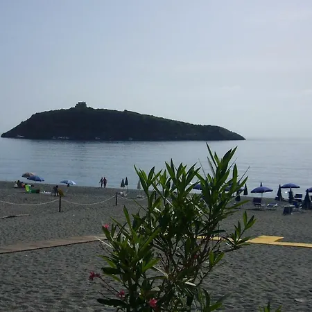 Villaggio Turistico Camping Mare Blu 4*