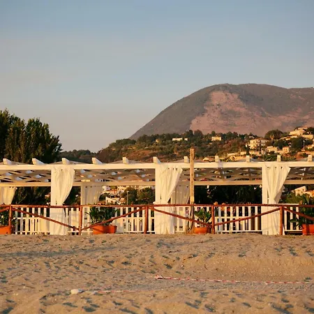 Apartmanhotel Villaggio Turistico Camping Mare Blu 4*