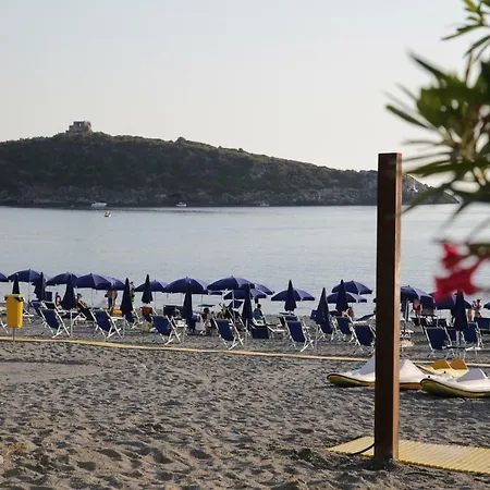 Apartmanhotel Villaggio Turistico Camping Mare Blu 4*