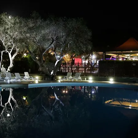 아파트호텔 Villaggio Turistico Camping Mare Blu 4*