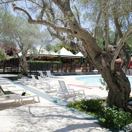 Apartmanhotel Villaggio Turistico Camping Mare Blu 4*