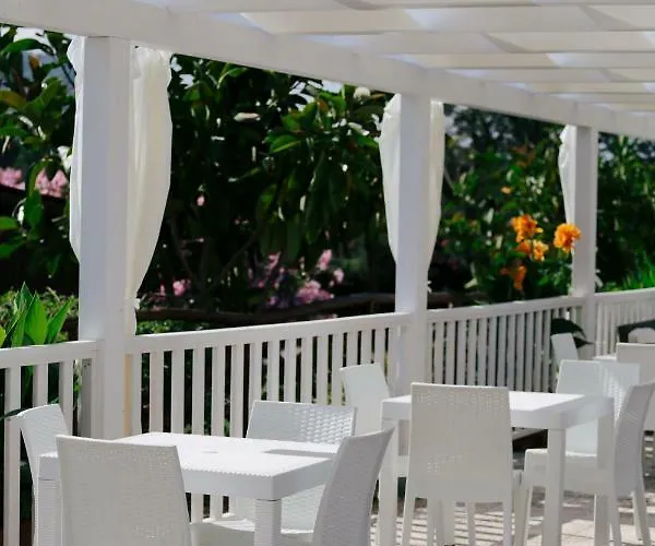 Villaggio Turistico Camping Mare Blu 4*